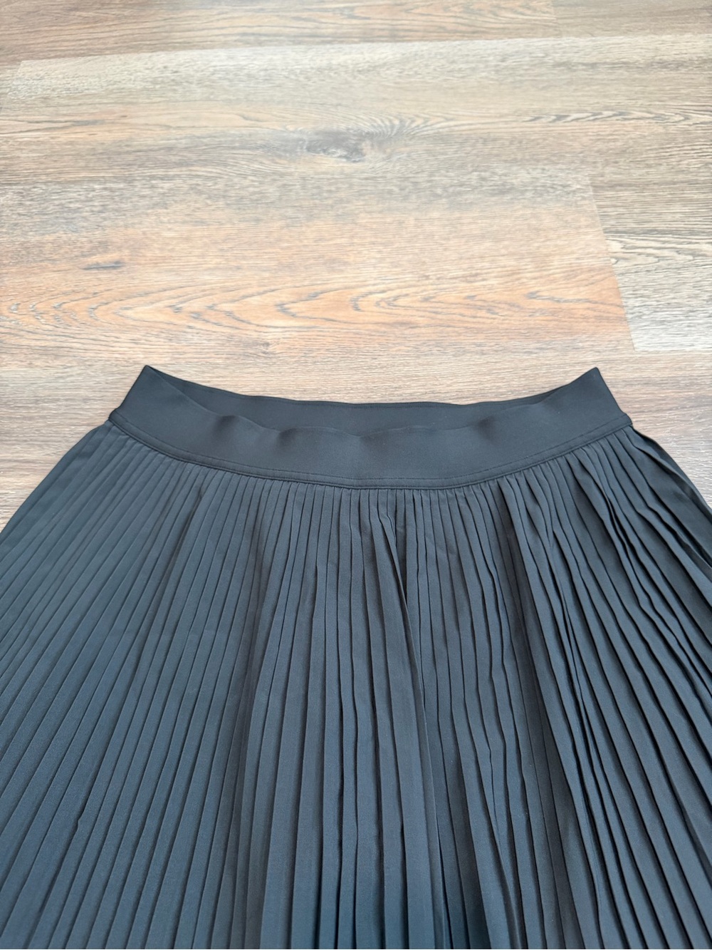 Lululemon Pleated High-Rise Knee-Length Tennis Skirt Black Size Medium - Picture 5 of 10